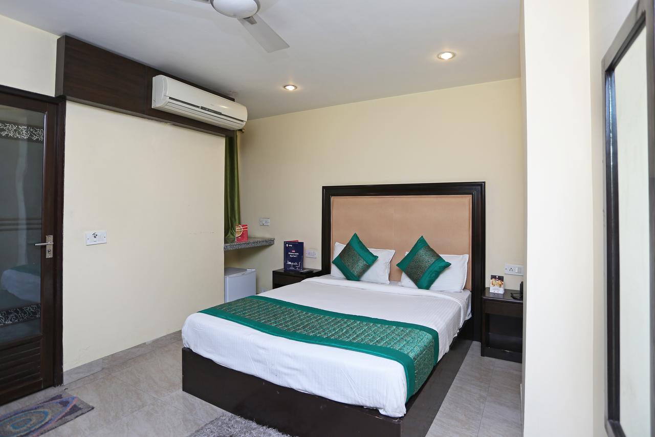 Oyo 714 Hotel De Plaza Neu-Delhi Exterior foto